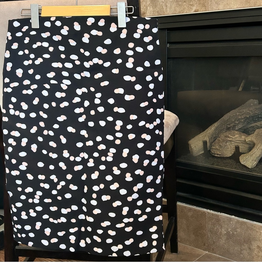 Philosophy Black, Peach and White Polka Dot Pencil Skirt. Size 10